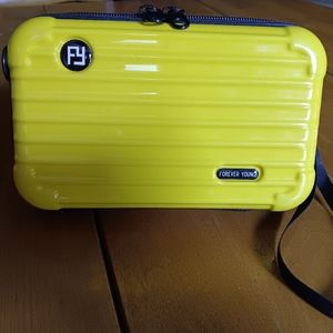 Yellow Hard Case Wristlet Mini Purse 💛💛💛